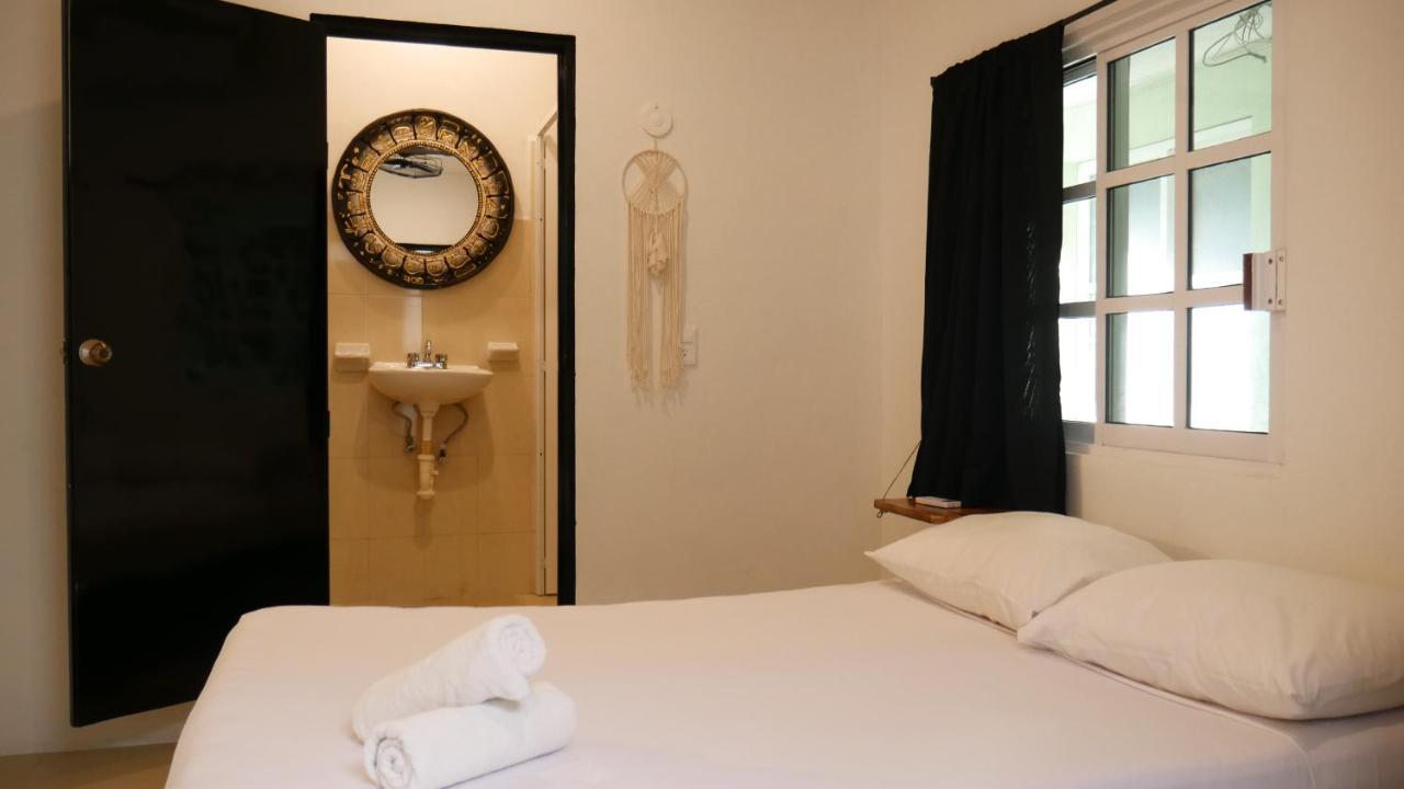 Hostel Oryx Valladolid Valladolid  Kültér fotó